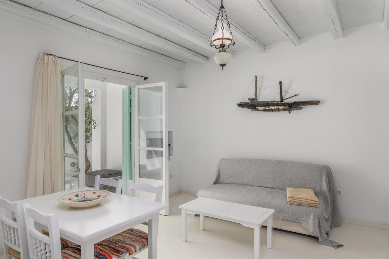 Thalassitra Private Pool Suites Adamantas  Dış mekan fotoğraf