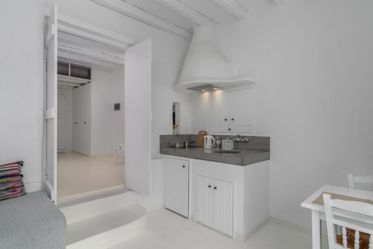 Thalassitra Private Pool Suites Adamantas  Dış mekan fotoğraf