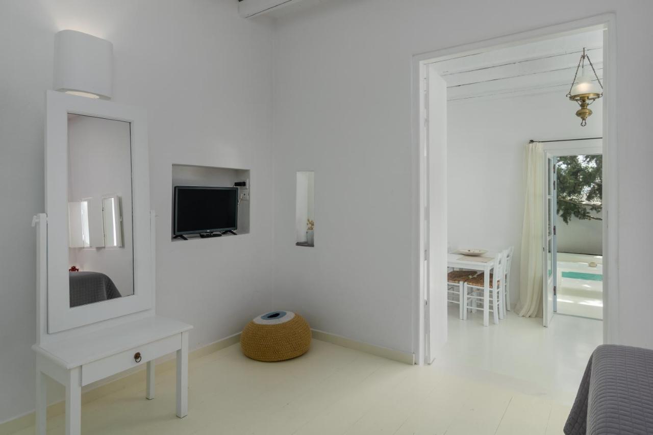 Thalassitra Private Pool Suites Adamantas  Dış mekan fotoğraf