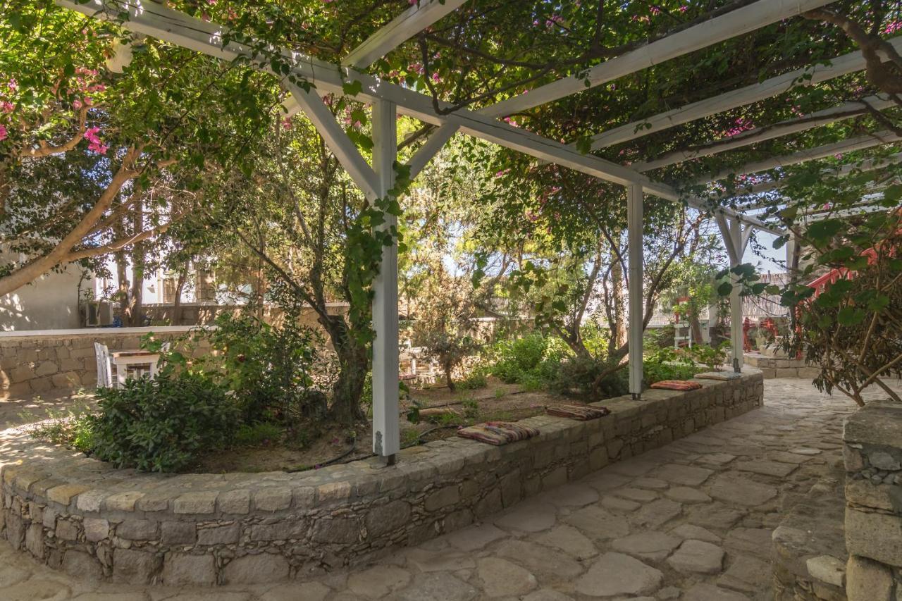 Thalassitra Private Pool Suites Adamantas  Dış mekan fotoğraf