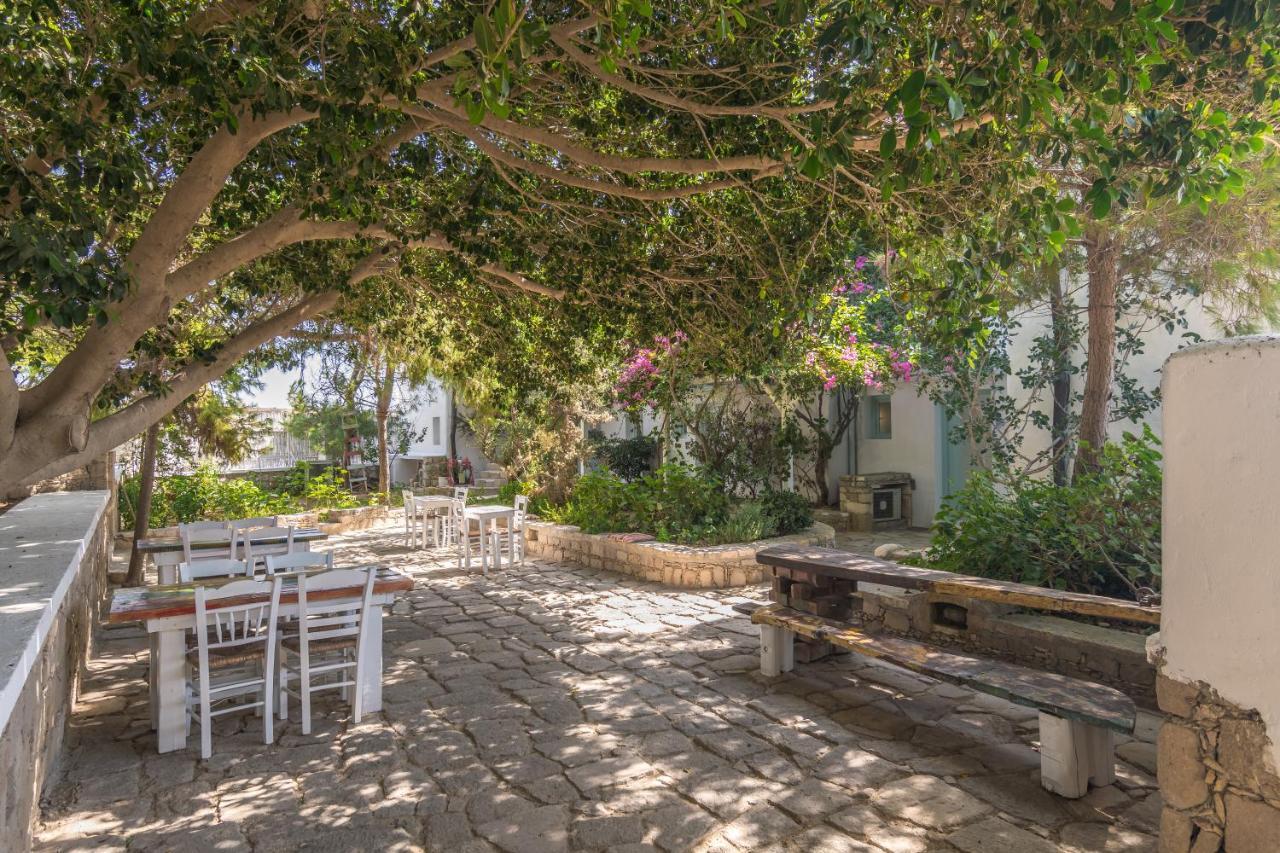 Thalassitra Private Pool Suites Adamantas  Dış mekan fotoğraf