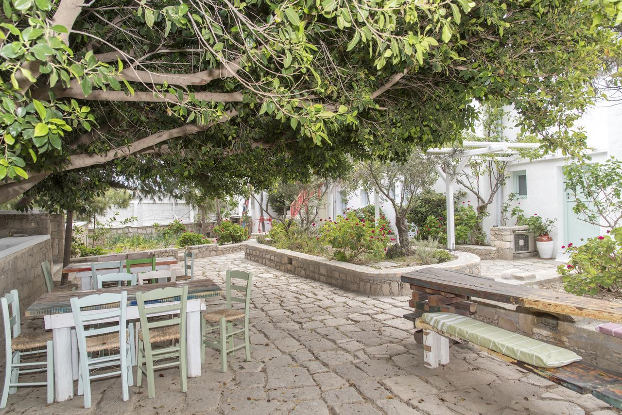 Thalassitra Private Pool Suites Adamantas  Dış mekan fotoğraf